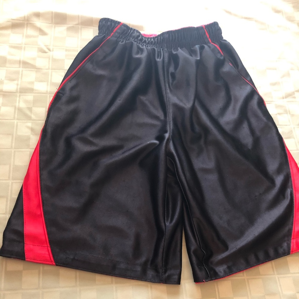 Youth Boys Size Large Red Starter Shorts
